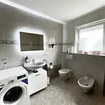 110qm - 4 - Privat Parkplatz - Zentral - Balkon - Mallibase Apartment Kassel