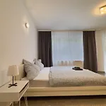 Apartment 110qm - 4 - Privat Parkplatz - Zentral - Balkon - Mallibase *