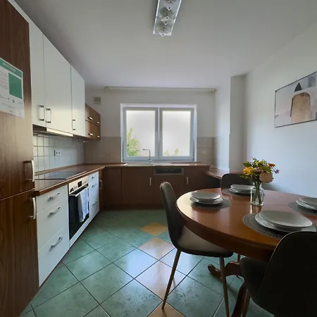 110qm - 4 - Privat Parkplatz - Zentral - Balkon - Mallibase *