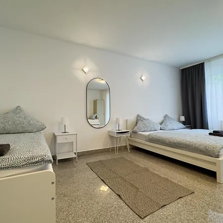 110qm - 4 - Privat Parkplatz - Zentral - Balkon - Mallibase *