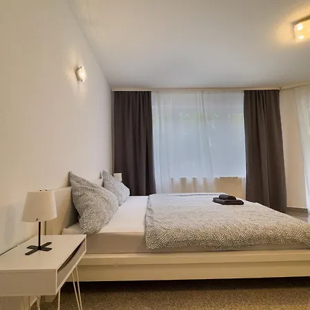 Lägenhet 110qm - 4 - Privat Parkplatz - Zentral - Balkon - Mallibase *