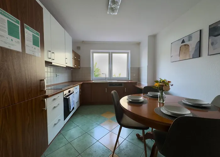 110qm - 4 - Privat Parkplatz - Zentral - Balkon - Mallibase *