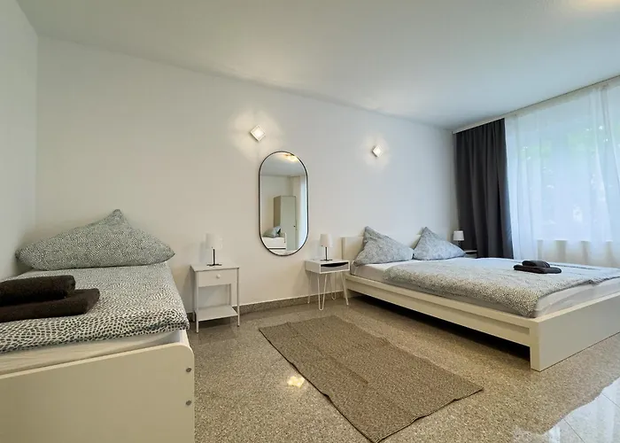 110qm - 4 - Privat Parkplatz - Zentral - Balkon - Mallibase *