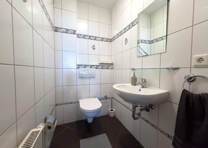 110qm - 4 - Privat Parkplatz - Zentral - Balkon - Mallibase Appartamento *