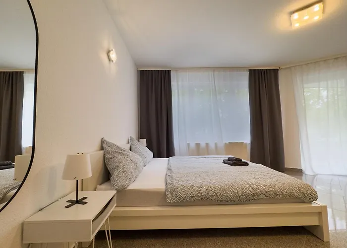Appartamento 110qm - 4 - Privat Parkplatz - Zentral - Balkon - Mallibase *
